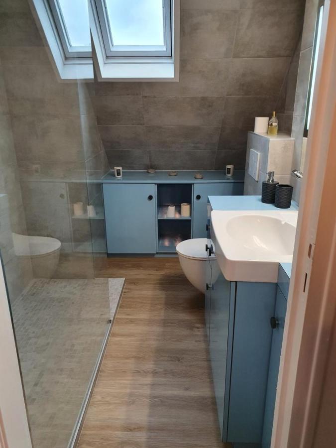 Bel appartement ensoleillé en ville Pont-Évêque Exterior foto